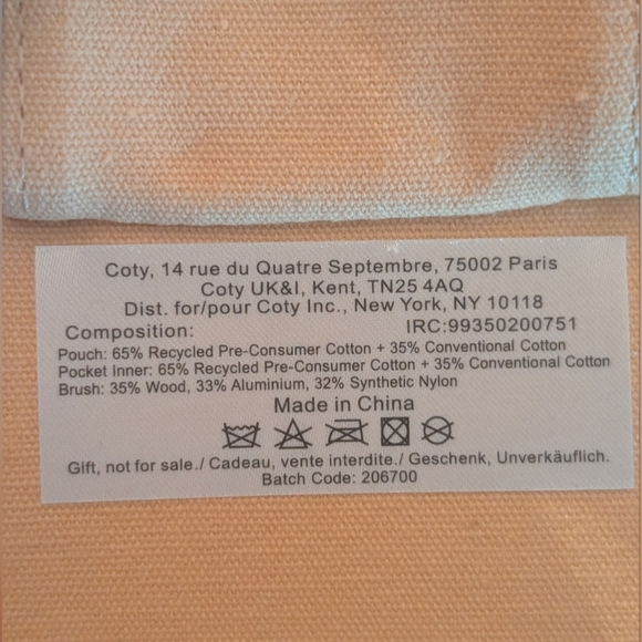 Gucci | 3 Piece Makeup Brush Travel Kit - Picture 6 of 8